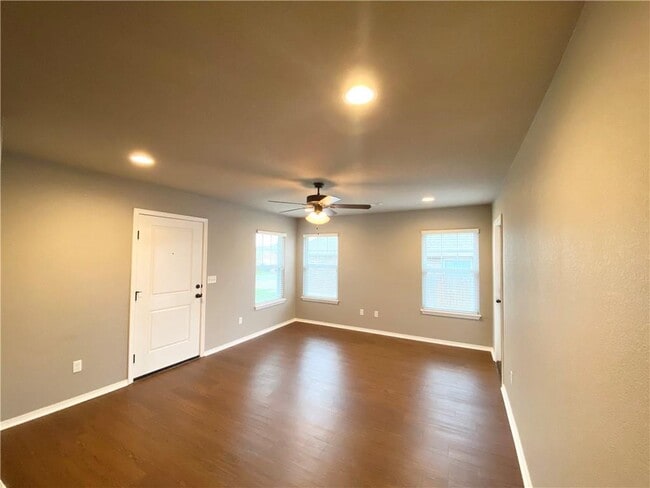 Building Photo - 808 Hindman Dr