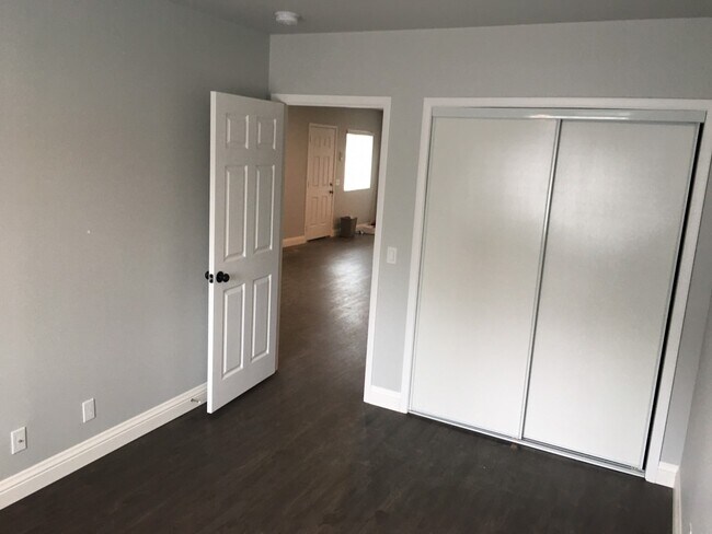 Foto del edificio - 10596 Ohio St