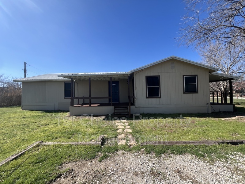 Primary Photo - 193 Private Rd 4652