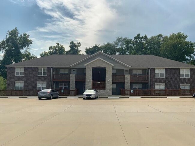 Building Photo - 818 Elm Way Ct