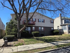 Building Photo - 442 S 18th St