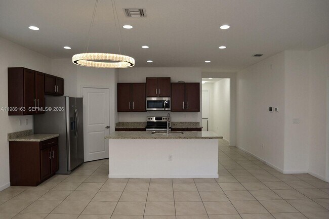 Foto del edificio - 27440 SW 135th Ave Rd