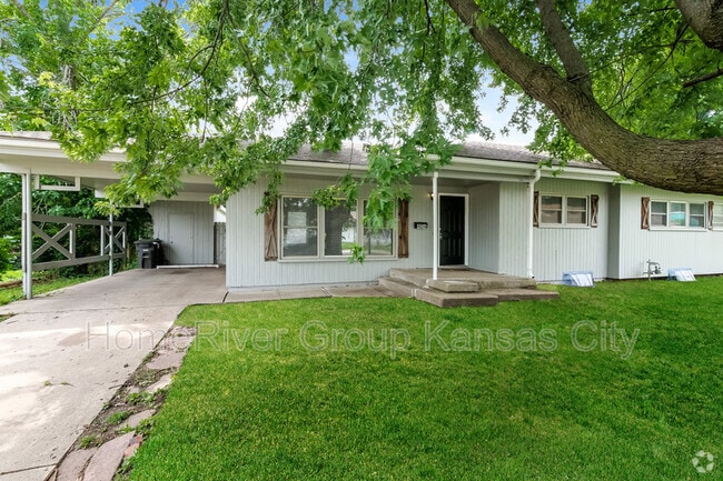 Building Photo - 404 Sagebrush Ln