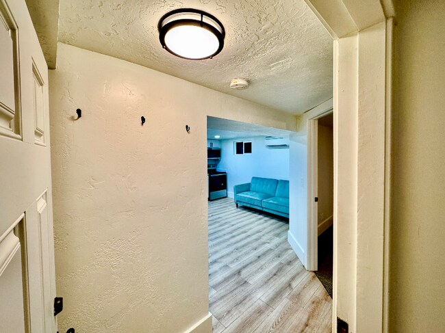 Foto del edificio - 76 W 200 S St