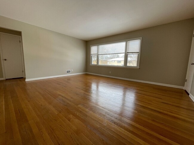 Building Photo - 8129 W Villard Ave