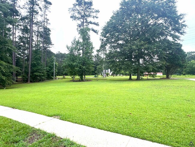 Foto del edificio - 178 Woodard Rd