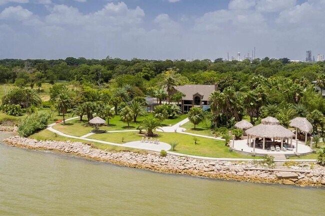 Foto del edificio - 4514 Tharp Dr