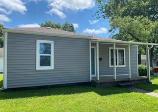 Building Photo - 902 N Grand St