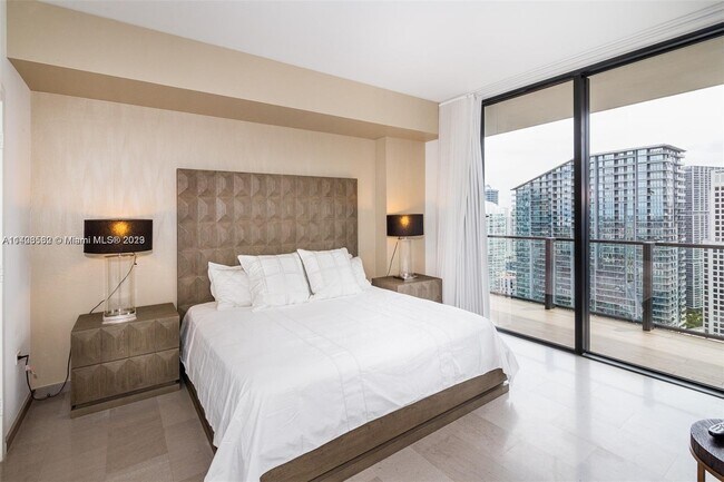 Foto del edificio - 88 SW 7th St