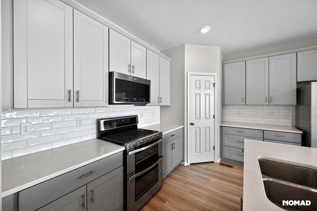 Foto del edificio - 2785 Black Hawk Pl