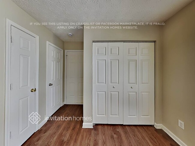 Building Photo - 125 S Greenfield Cir