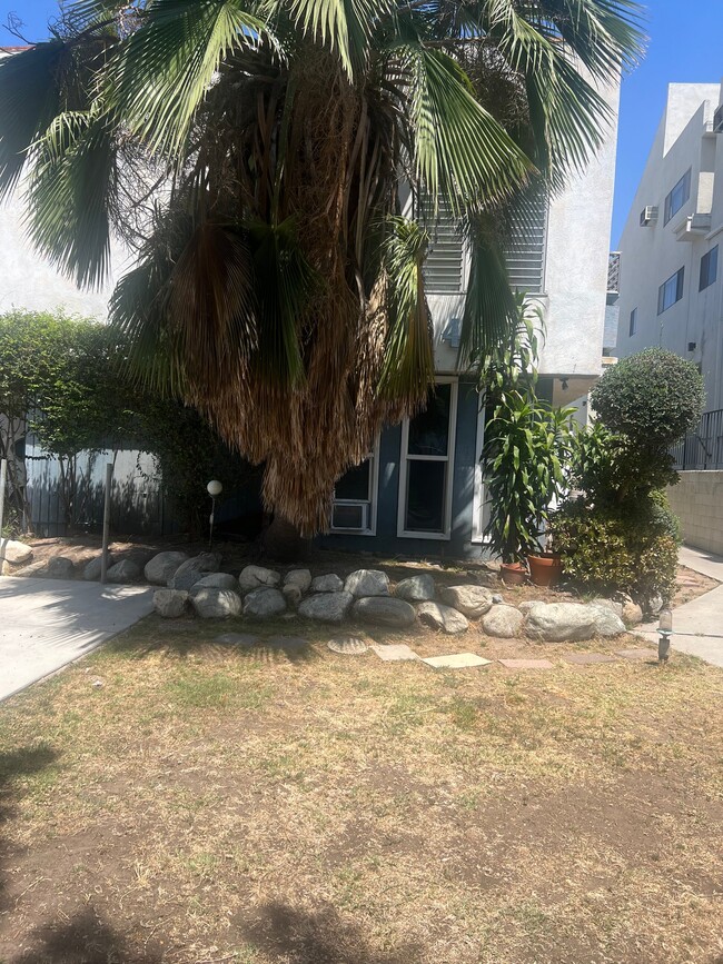 Building Photo - 3444 Mentone Ave