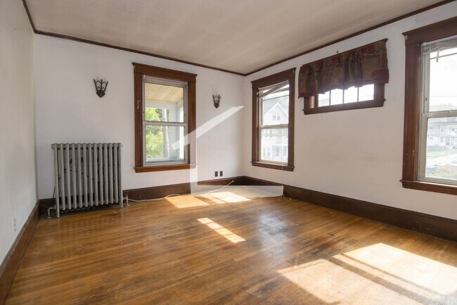 Foto del edificio - Stunning 3 Bed Right In Brighton Center! A...