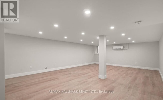 Building Photo - 124 Colborne St
