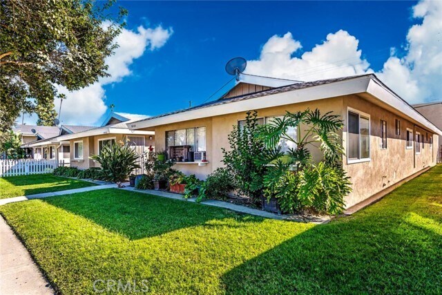 Foto del edificio - 5932 Santa Barbara Ave