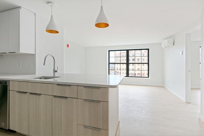 Building Photo - 22 Soden St