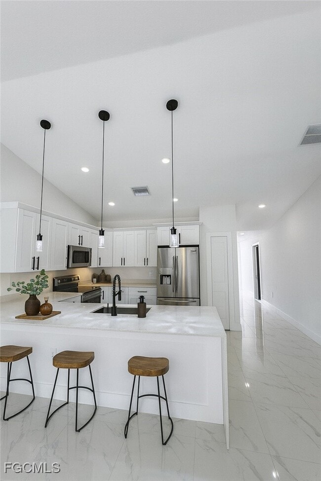 Foto del edificio - 670 Chemstrand St E