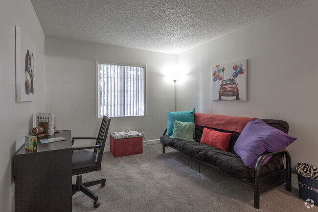 2BR, 2BA - Classic Second Bedroom - Urban Walk Apartments