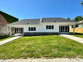 Building Photo - 68 W 1st Ave