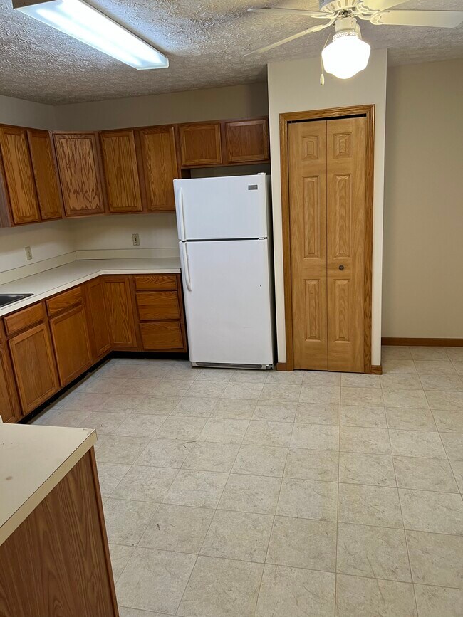 Foto del edificio - 574 Perry St