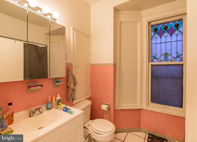 Building Photo - 226 S 46th St