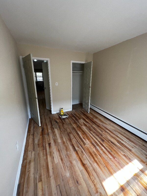 Building Photo - 1062 E 81st St