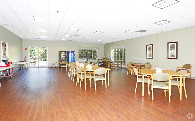 Community Room - Wood Glen Senior Residences