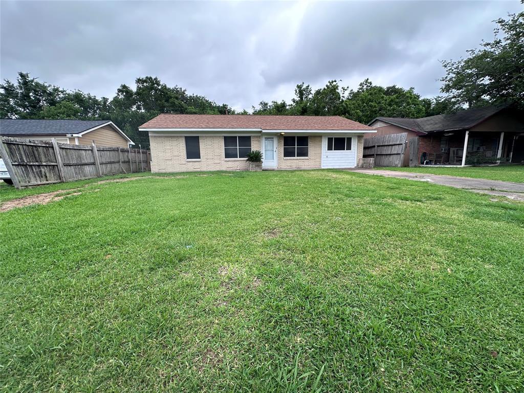 Primary Photo - 207 Carlang St