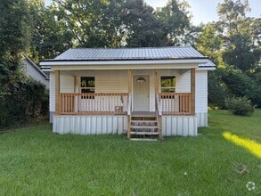 Building Photo - 2404 11th Ct