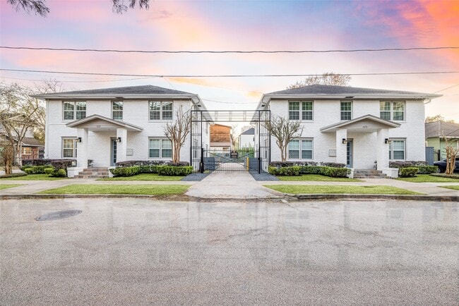 Building Photo - 605 Bomar St