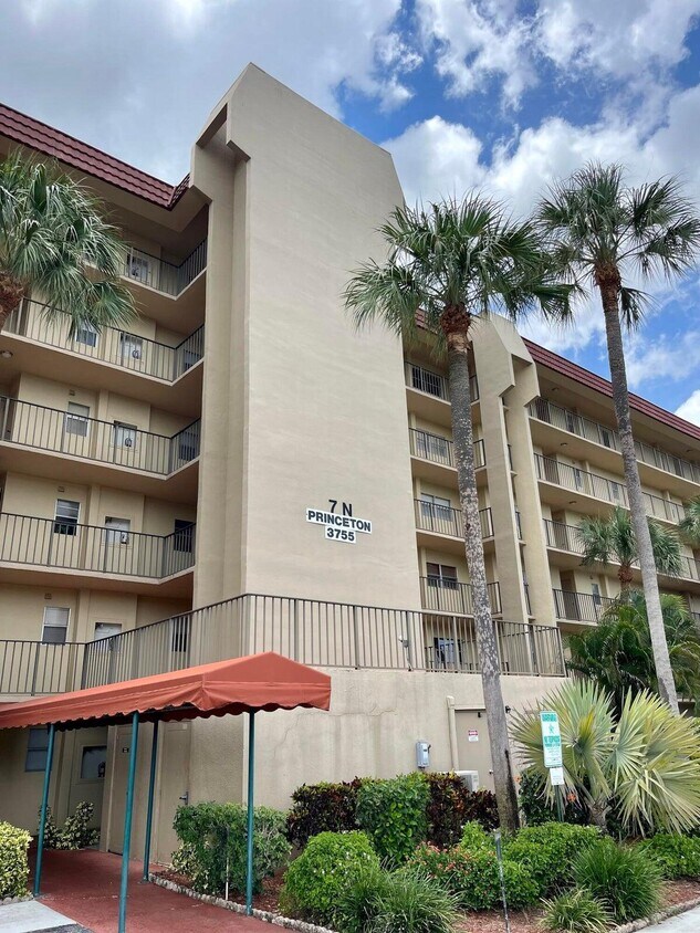 3755 Via Poinciana Unit 607, Lake Worth Beach, FL 33467 Condo for