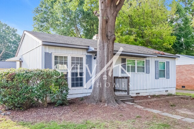 Building Photo - The living is easy in this 3 bedroom, 1 ba...
