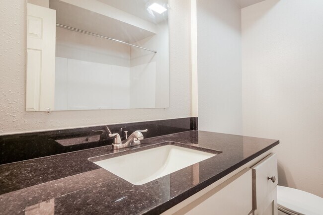 Foto del edificio - Charl Ann Apartments
