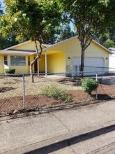 Building Photo - 5051 Forsythia St