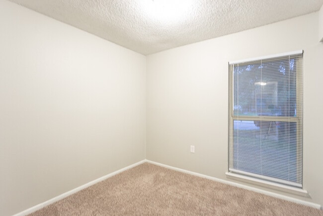 Foto del edificio - 9438 Brushy Point St