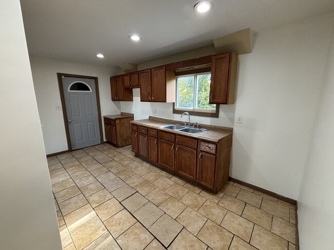 Building Photo - 5225 W 4th Ave