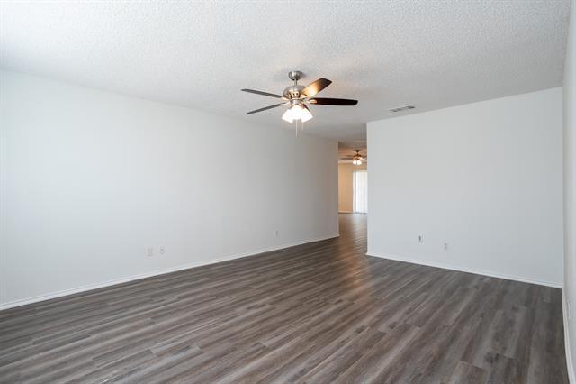 Foto del edificio - 6409 Plainview Dr