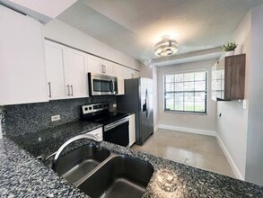 Building Photo - 235 City View Dr