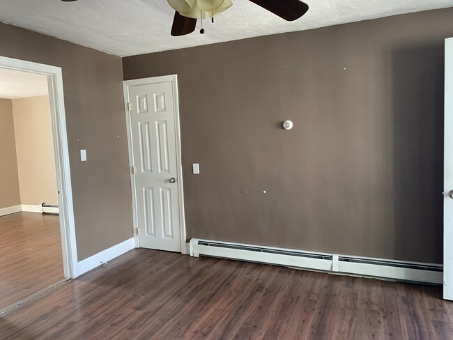 Building Photo - 934 County St