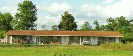 Primary Photo - Oakwood Apartments
