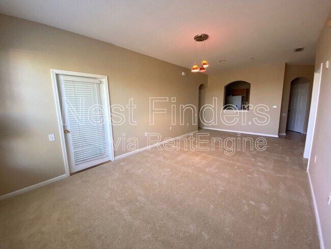 Foto del edificio - 7990 Baymeadows Rd E