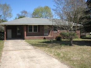 Building Photo - 5 Beard Dr