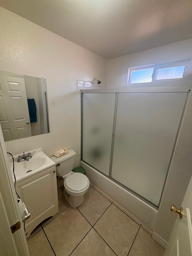 Foto del edificio - 9123 Baring Cross St