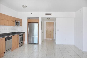Building Photo - 350 S Miami Ave