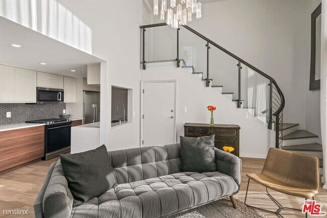 Foto del edificio - 1 br, 1 bath Condo - 118 Wadsworth Ave Apt 5