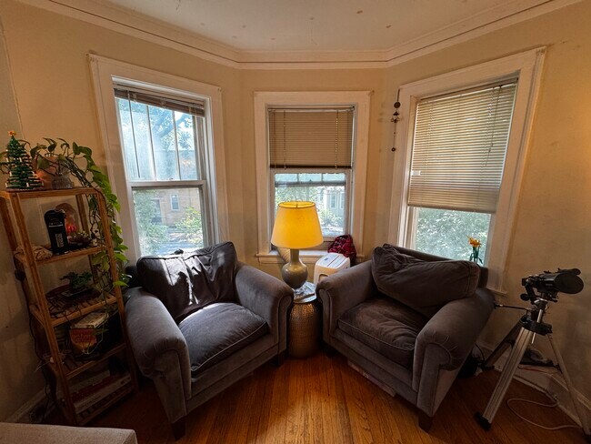 Foto del edificio - 3704 N Hoyne Ave