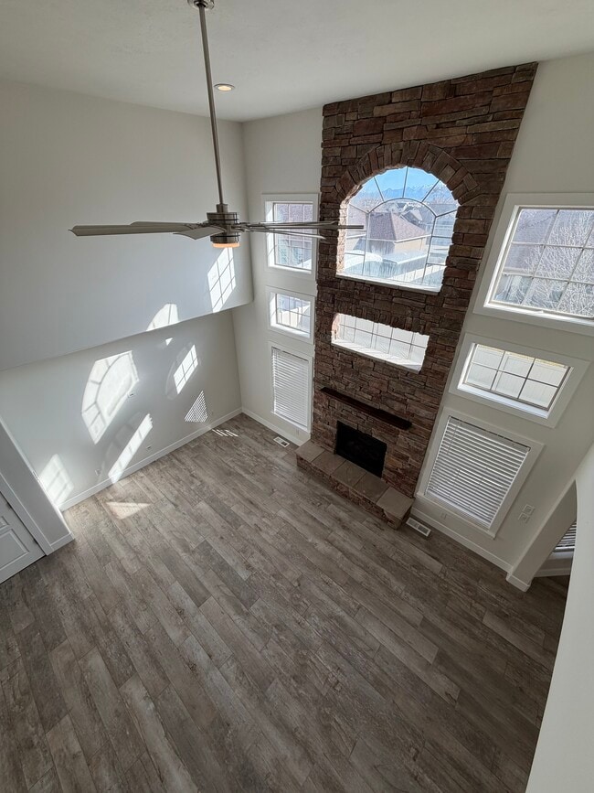 Building Photo - 1540 E 450 N