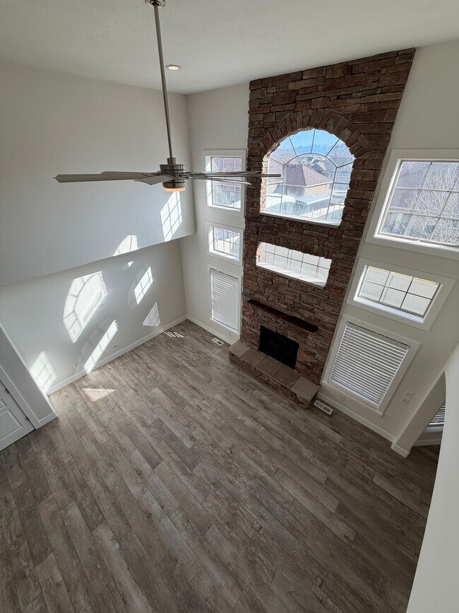 Foto del edificio - 1540 E 450 N