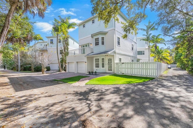 Photo - 1111 Waverly Rd House