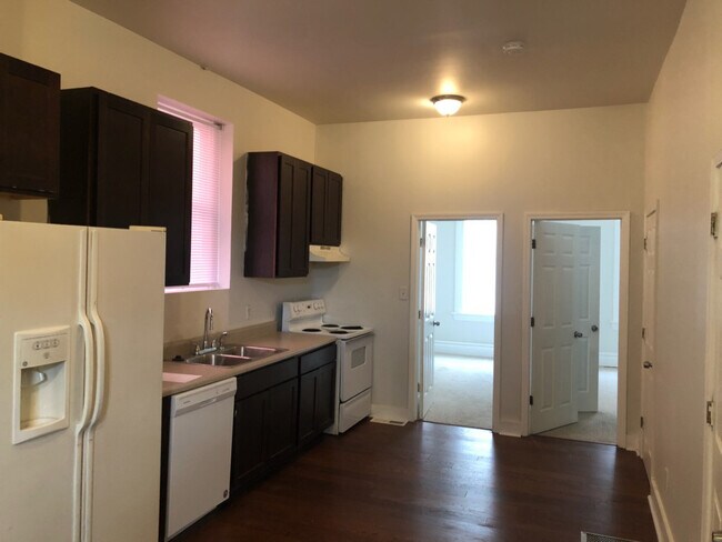 Building Photo - $300 off if you rent this month!!!  Renova...